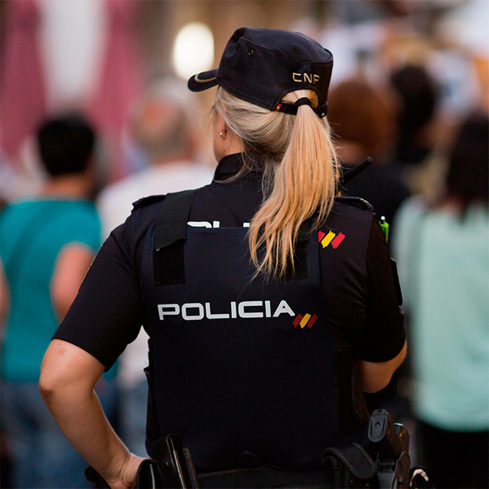 Policía